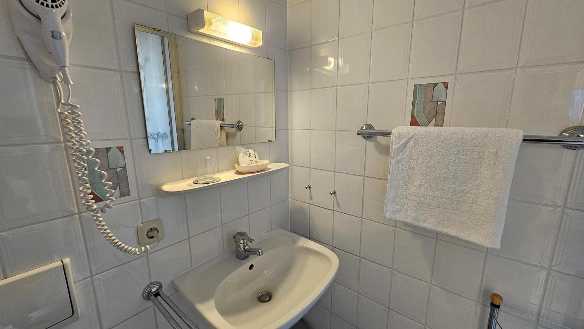 Pension Weisse Rose, Parkplatz, Fruehstueck, Wlan, Zentral Bad Elster Extérieur photo