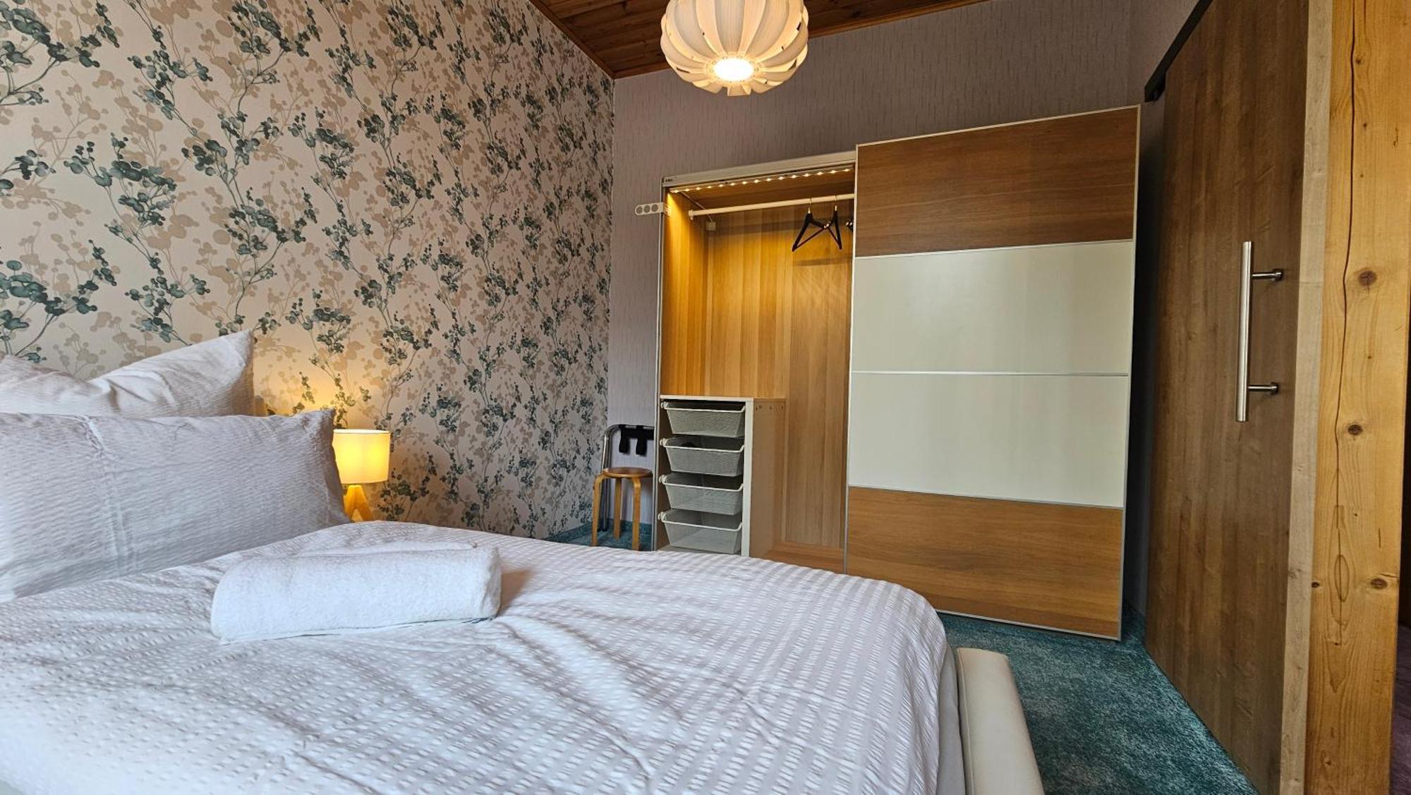 Pension Weisse Rose, Parkplatz, Fruehstueck, Wlan, Zentral Bad Elster Extérieur photo