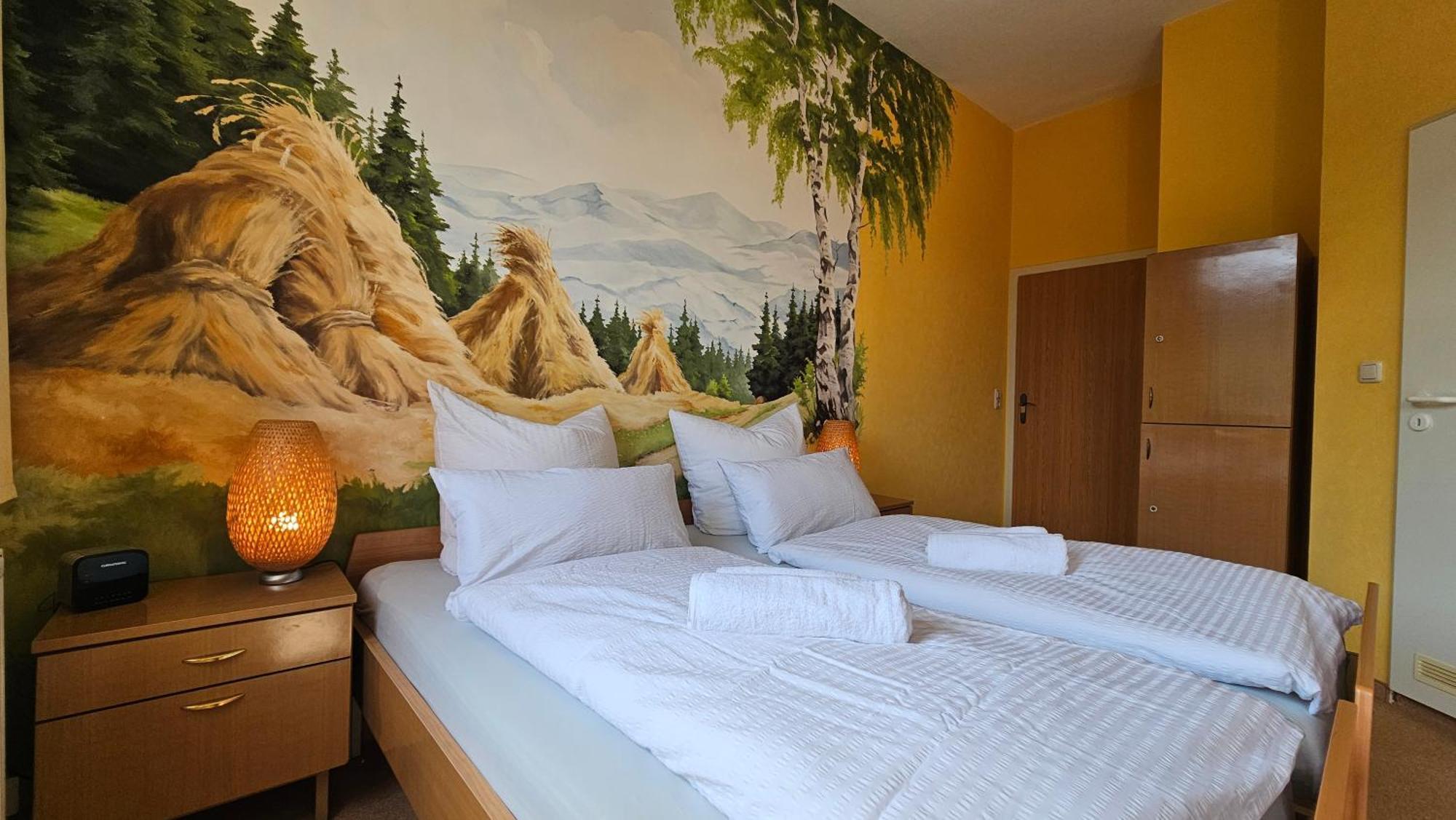 Pension Weisse Rose, Parkplatz, Fruehstueck, Wlan, Zentral Bad Elster Extérieur photo