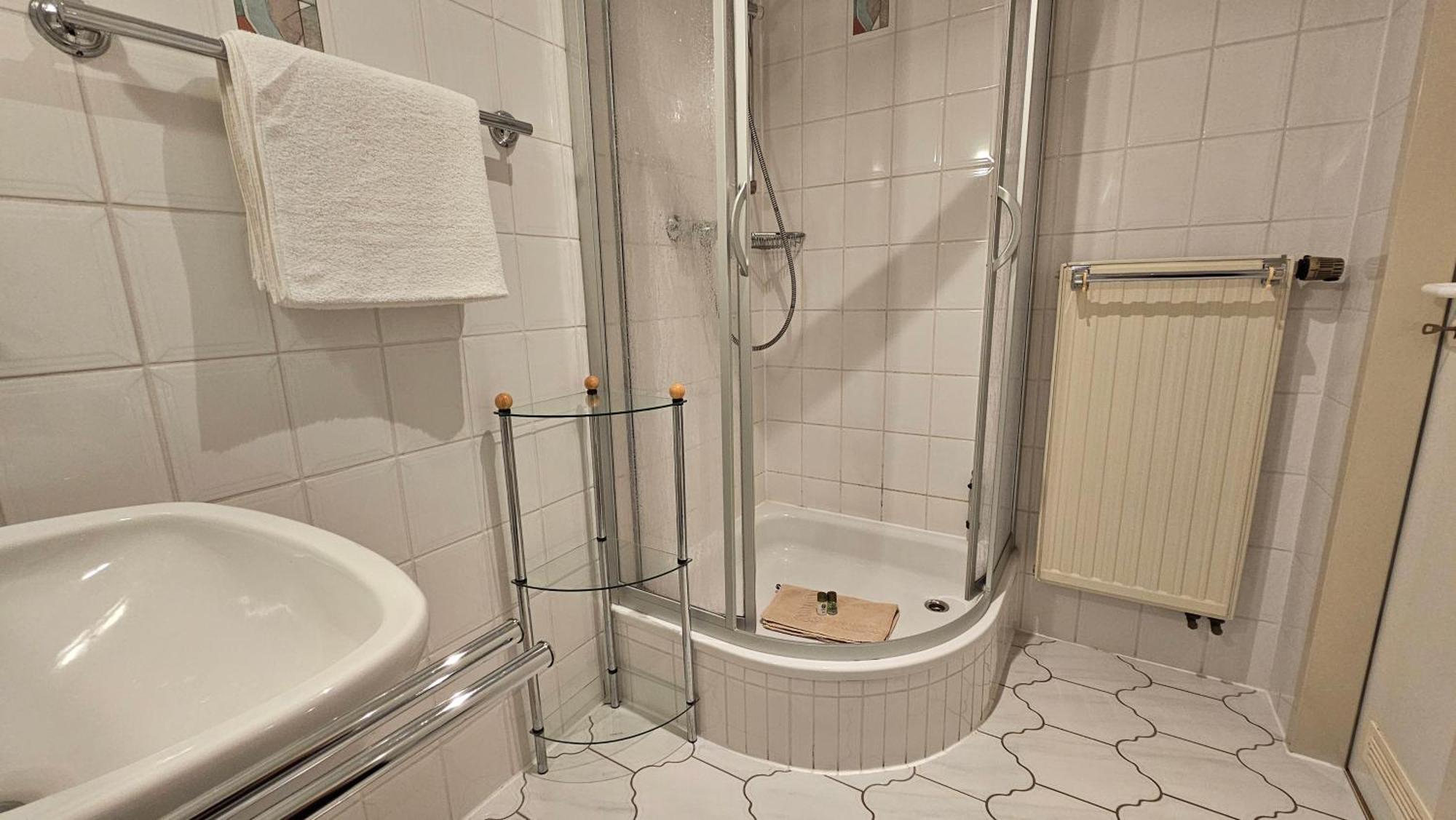Pension Weisse Rose, Parkplatz, Fruehstueck, Wlan, Zentral Bad Elster Extérieur photo