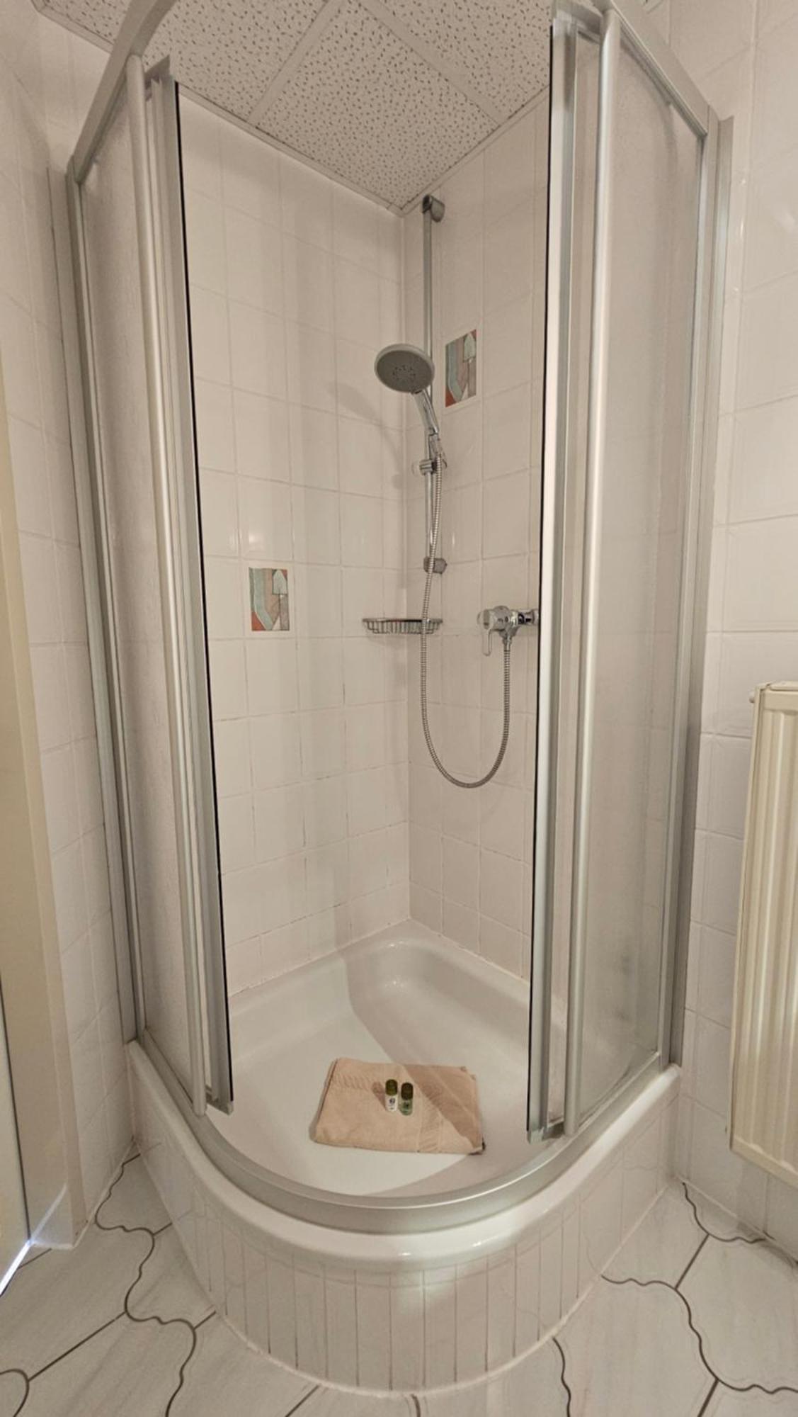 Pension Weisse Rose, Parkplatz, Fruehstueck, Wlan, Zentral Bad Elster Extérieur photo