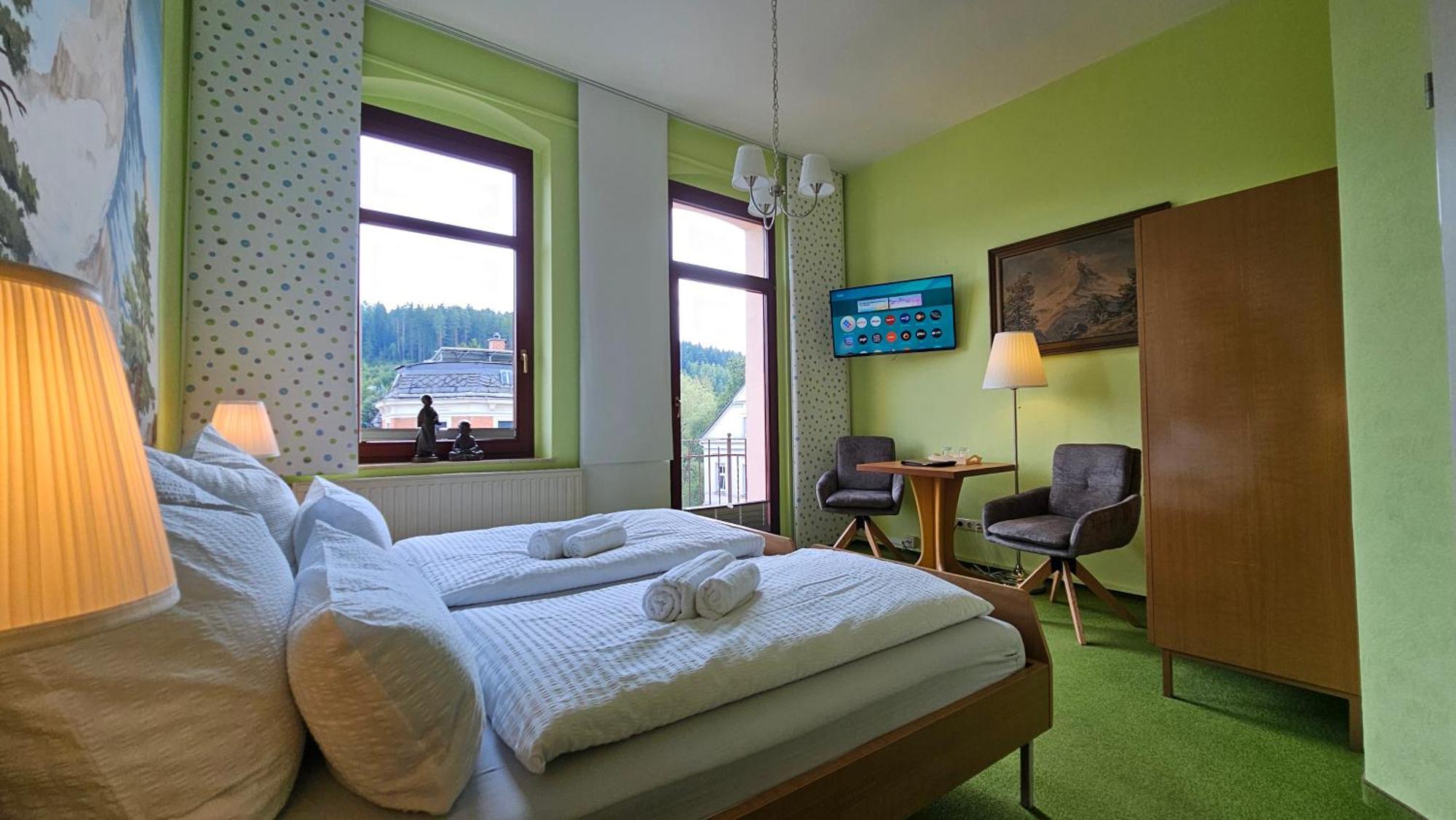 Pension Weisse Rose, Parkplatz, Fruehstueck, Wlan, Zentral Bad Elster Extérieur photo