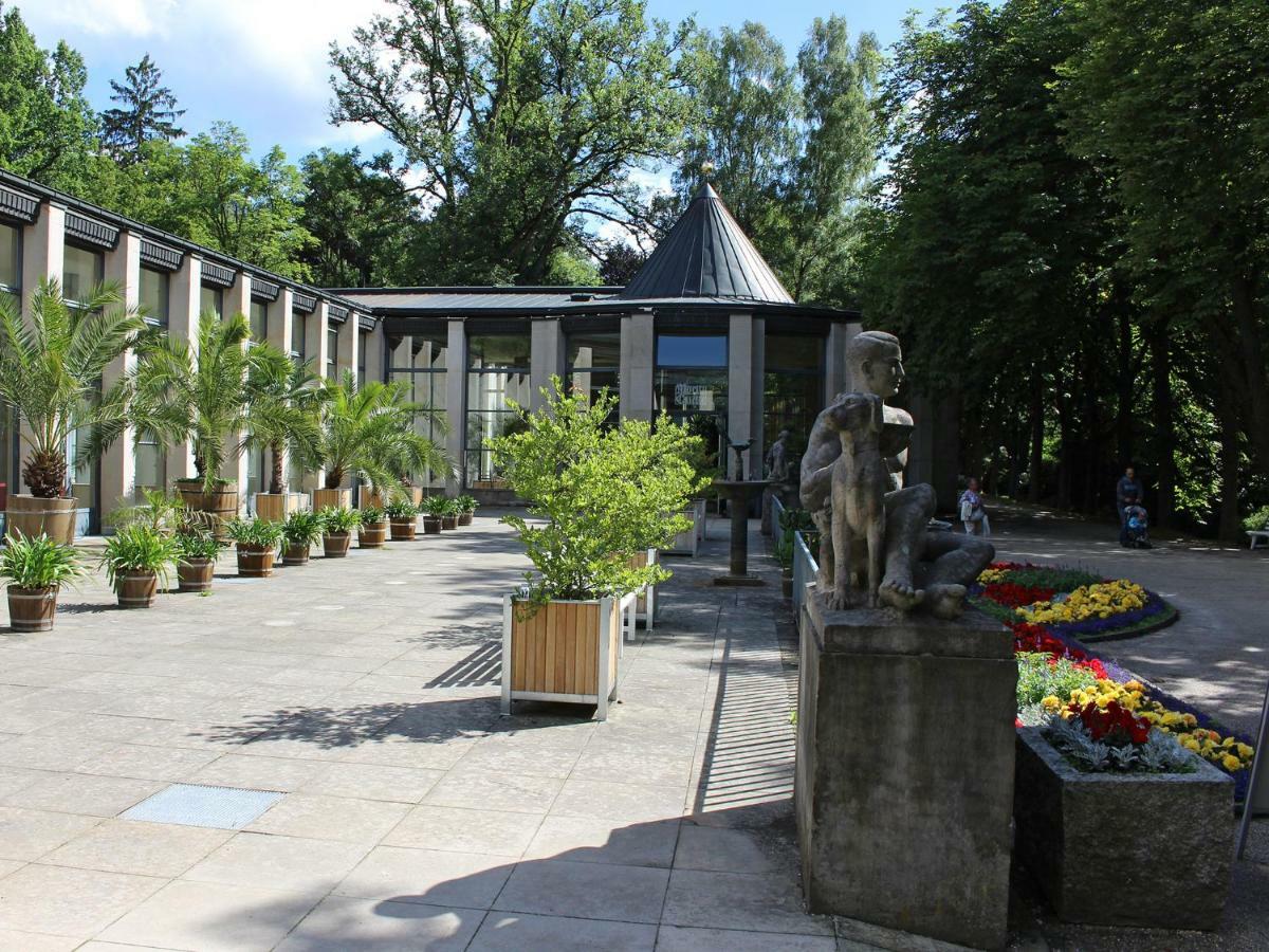 Pension Weisse Rose, Parkplatz, Fruehstueck, Wlan, Zentral Bad Elster Extérieur photo